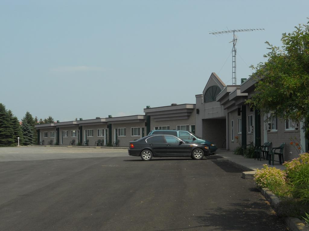 Motel Normandie Louiseville Ngoại thất bức ảnh