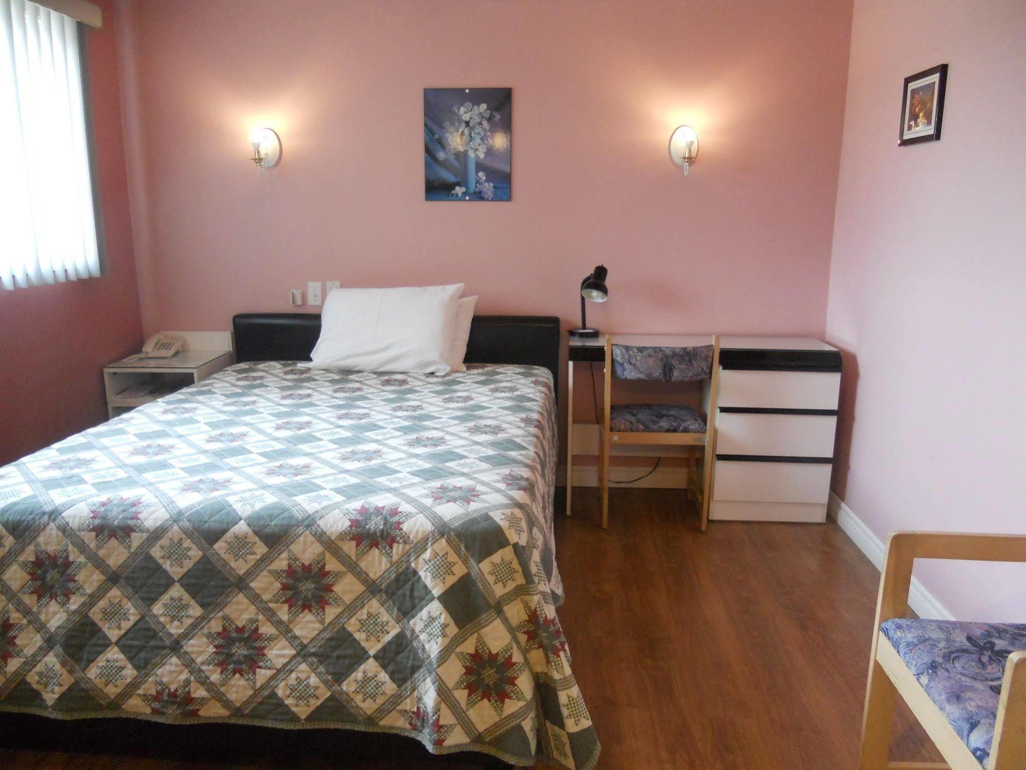 Motel Normandie Louiseville Ngoại thất bức ảnh