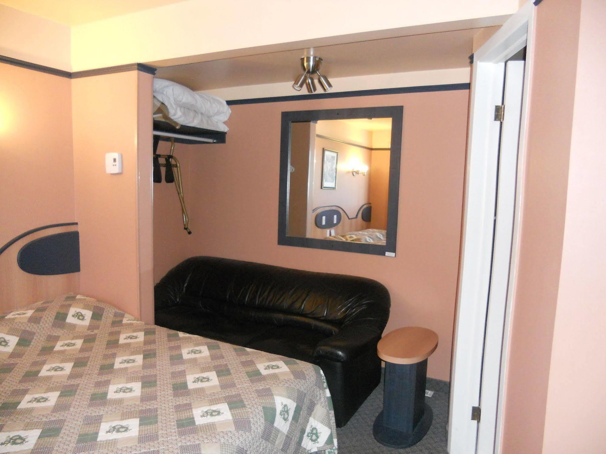 Motel Normandie Louiseville Ngoại thất bức ảnh
